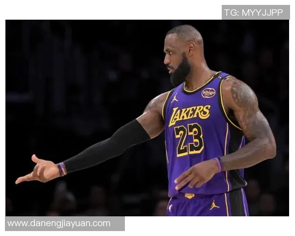 亚历山大追平詹姆斯NBA历史壮举荣登第三位成就令人瞩目